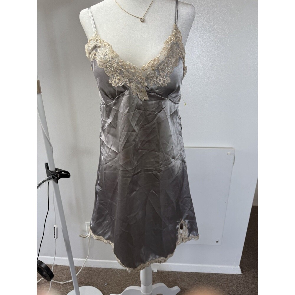 True Silhouette Boutique Satin Lace Chemise Nightgown Size L Gray Silver